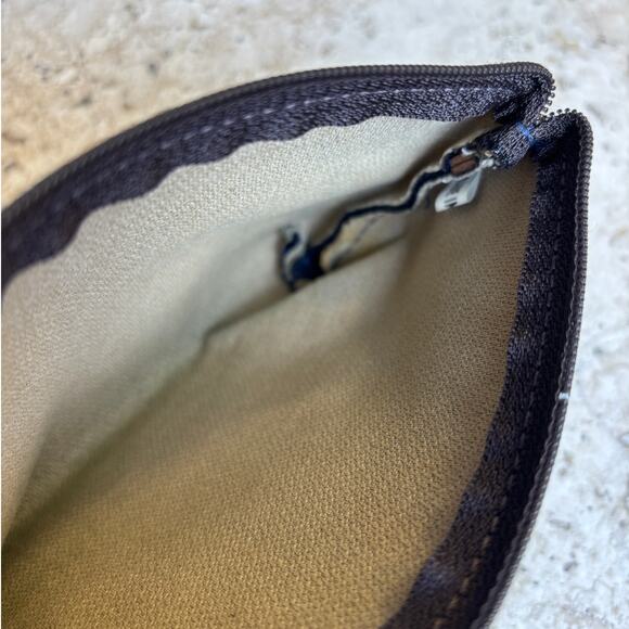 Dooney & Bourke Donegal Crest Canvas Zipper Pouch Change Cosmetic Coin Purse - Picture 4 of 6